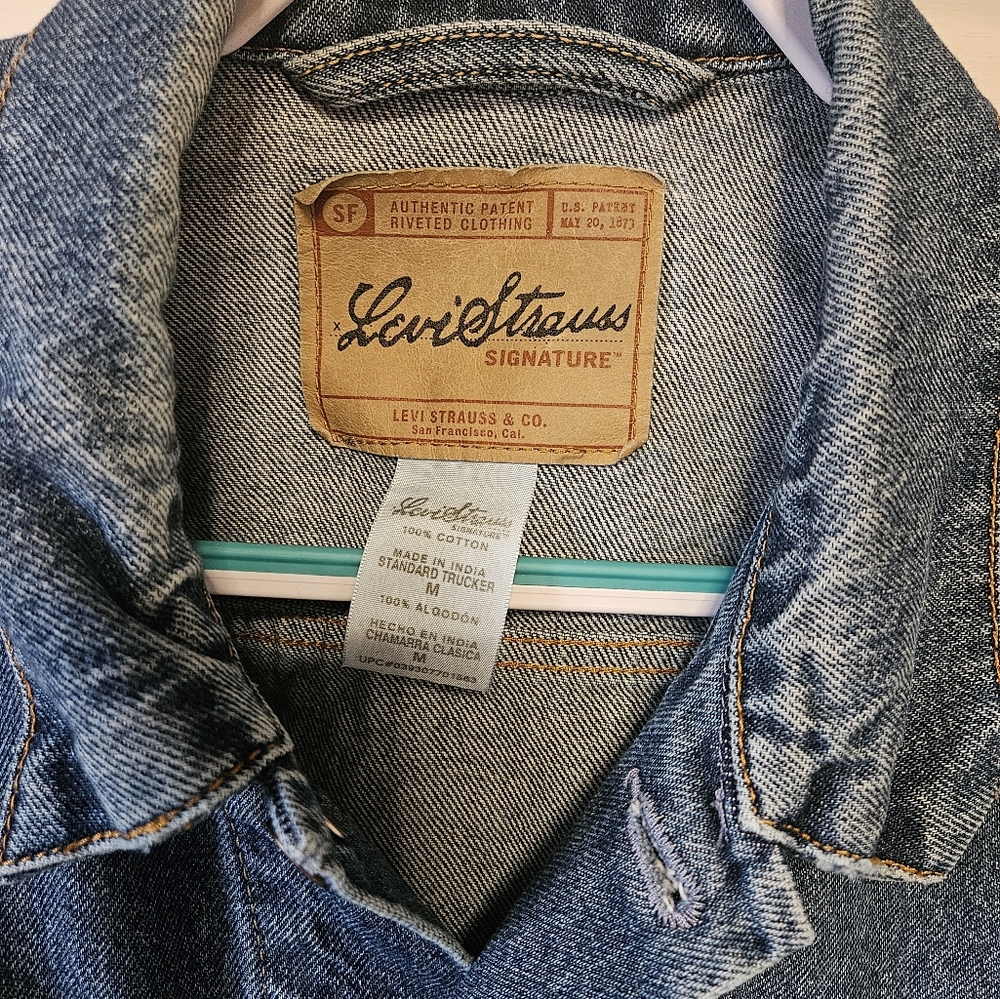 Levis Jacket - Vintage - Picture 2 of 4